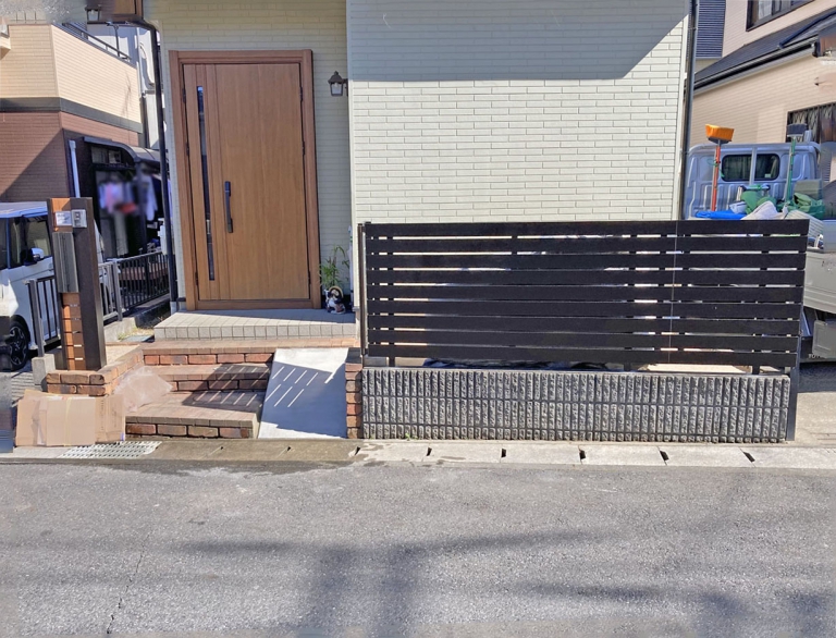 松戸市　自転車スロープ、機能門柱とフェンスの工事（MADOショップ柏十余二店）　