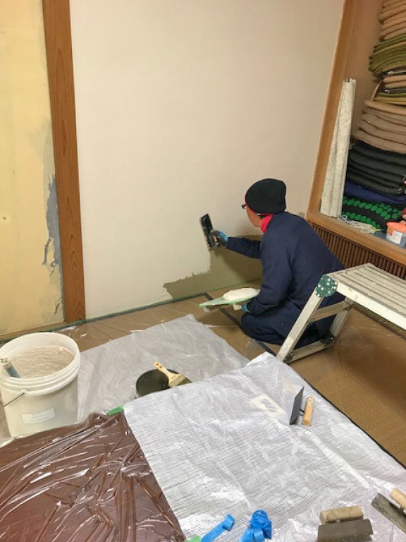 和室塗り替え（施工中）
